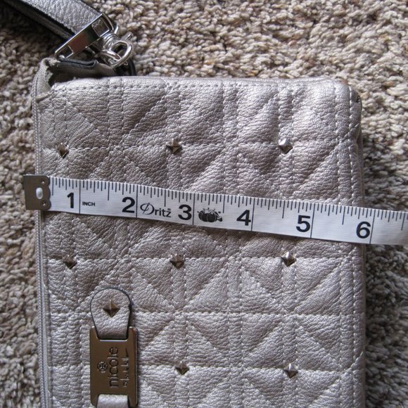Nicole Miller silver quilted purse - Picture 11 of 15
